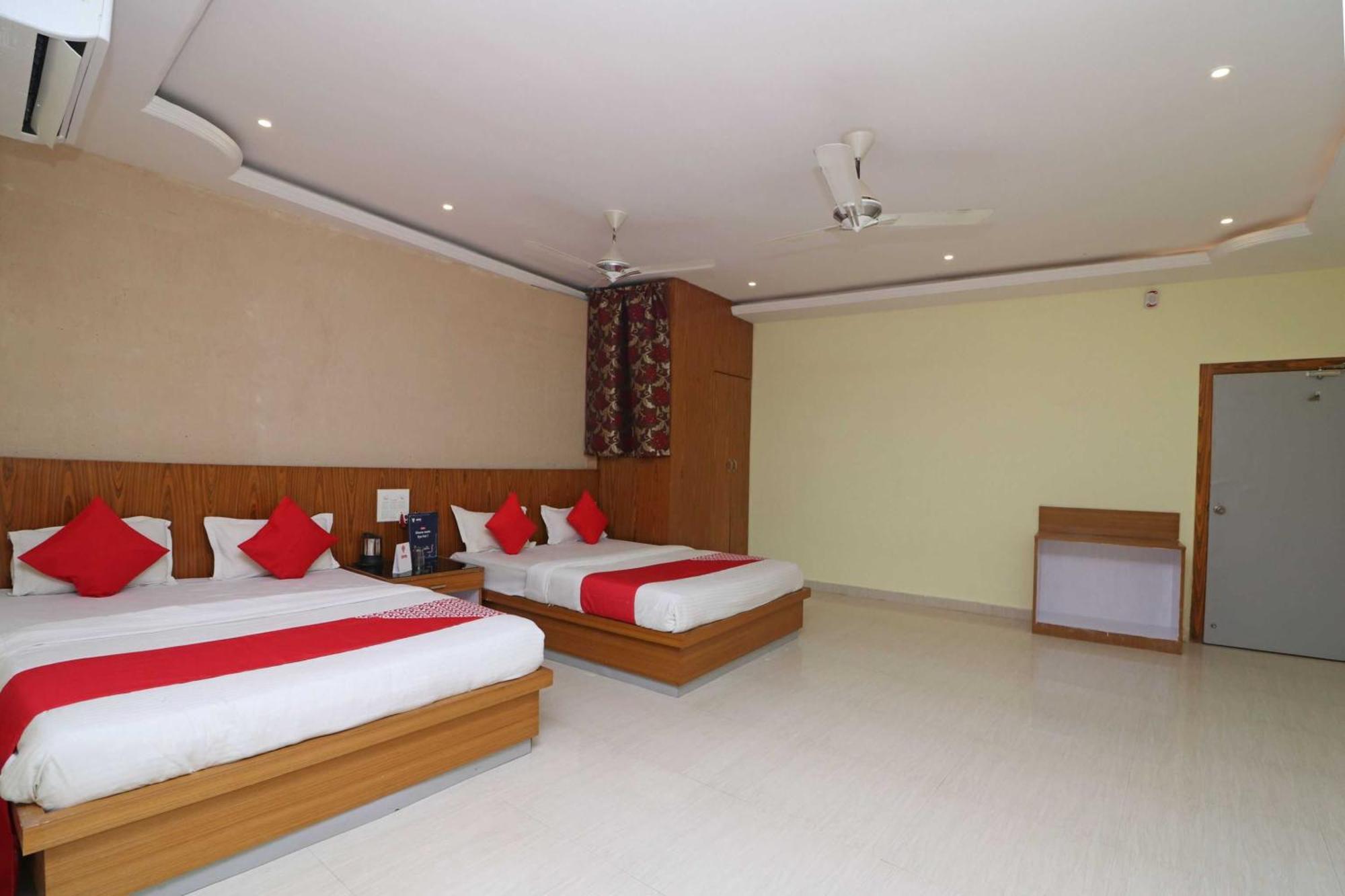 Hotel O G K Palace Bodh Gaya Exterior foto